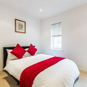 Guest house Se10 House, London